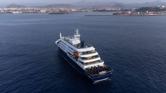 carrera-para-encontrar-puerto-para-crucero-que-lucha-contra-el-mortal-virus-de-los-roedores