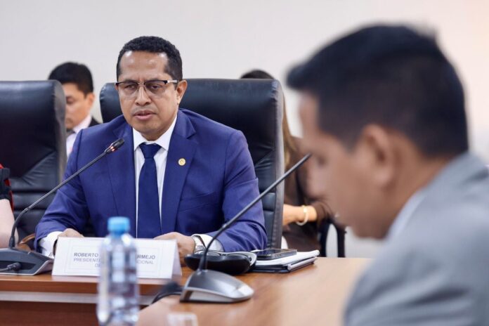 el-presidente-del-jne,-roberto-burneo,-no-asistio-a-la-comision-de-constitucion-del-congreso.