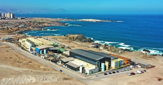 chile-aprueba-planta-desalinizadora-de-5-mil-millones-de-dolares,-el-mayor-proyecto-de-agua-para-mineria-desde-2018