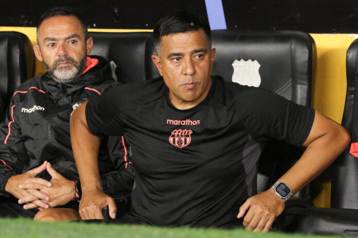 cesar-farias-y-leandro-paredes-protagonizan-cruce-tras-victoria-de-barcelona-a-boca-juniors