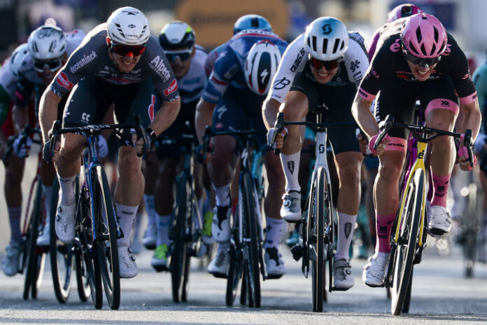 grupo-de-ciclistas-se-enferman-en-belgica-a-dias-del-inicio-del-giro-de-italia