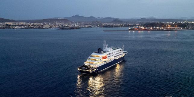 en-directo,-hantavirus-sur-un-navire-de-croisiere:-la-evacuacion-de-los-pasajeros-debe-comenzar-el-lunes-desde-canarias