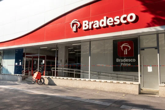 el-beneficio-de-bradesco-en-el-primer-trimestre-supera-los-6.800-millones-de-reales-y-la-recuperacion-alcanza-el-noveno-trimestre-consecutivo-de-crecimiento