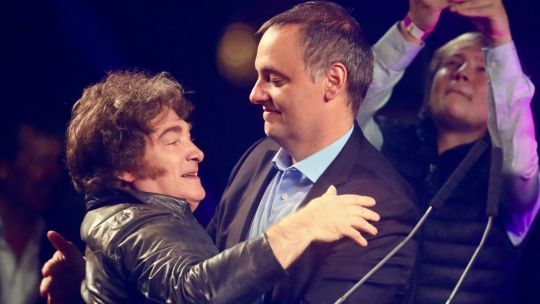 milei-dice-que-“no-hay-posibilidades”-de-que-adorni-deje-el-gobierno