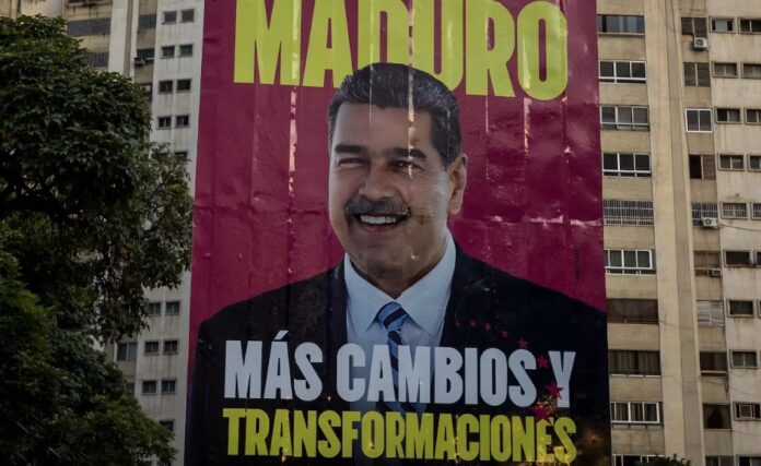 adios-a-la-imagen-de-maduro:-trabajadores-municipales-inician-el-retiro-de-vallas
