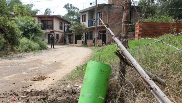 disidentes-lanzan-15-granadas-contra-el-ejercito-en-zona-de-san-antonio,-jamundi:-hay-un-soldado-herido,-pero-la-fuerza-publica-ya-derribo-dos-drones