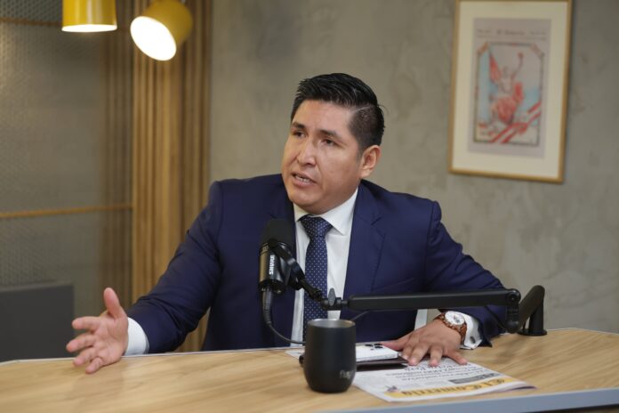 vocero-legal-de-juntos-por-el-peru-defiende-la-presencia-de-exdirigente-del-movadef-y-virtual-diputado:-“tiene-derecho-a-la-participacion-politica”