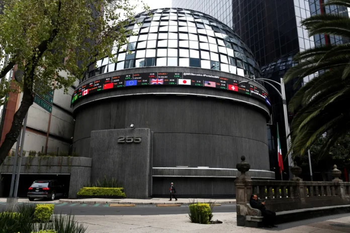 bolsa-de-valores-de-mexico-se-mantiene-por-encima-de-70000-a-pesar-de-los-buenos-datos-de-inflacion-de-eeuu.