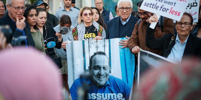 les-proches-du-periodista-franco-tunecino-mourad-zeghidi,-encarcelado-en-tunez,-denunciado-por-un-«acharnement-judiciaire-insoportable»