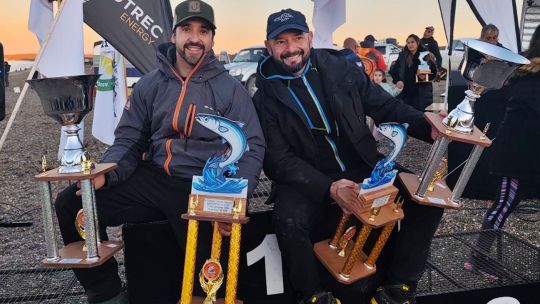 dobletes-y-tripletes:-el-secreto-de-los-campeones-para-arrasar-con-los-pejerreyes-en-el-sur