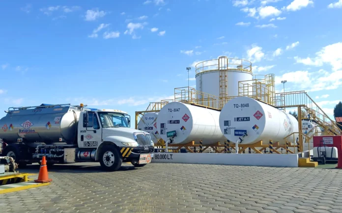 bloqueos-en-la-paz-restringen-acceso-de-camiones-cisterna-con-jet-fuel-a-la-aeroplanta-de-ypfb