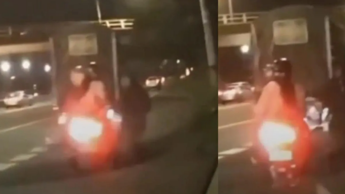 video|-ladron-le-robo-el-bolso-a-una-mujer-que-se-transportaba-en-moto-en-medellin
