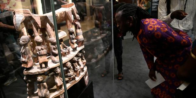 «-gracias-a-emmanuel-macron,-los-museos-franceses-han-perdido-muchos-objetos-de-arte-de-africa-o-asia,-et-c’est-tres-bien-»