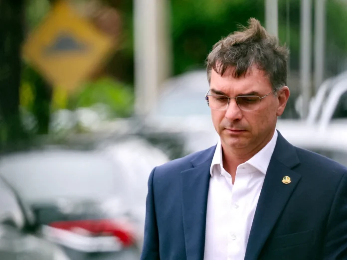 flavio-bolsonaro-pidio-al-banquero-encarcelado-vorcaro-134-millones-de-reales