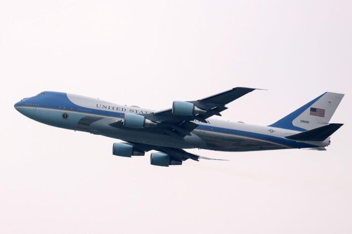 donald-trump-abandona-pekin-tras-concluir-su-visita-de-estado-a-china
