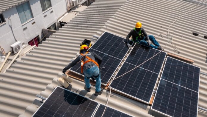 barranquilla:-incrementa-el-uso-de-paneles-solares-en-techos-de-barrios-populares;-gobierno-impulsa-la-energia-limpia-a-hogares-de-bajos-ingresos