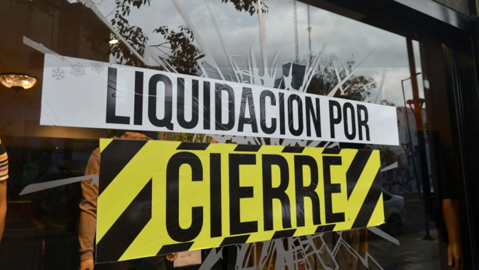 empresas-y-empleo-en-crisis:-cerraron-13163-companias-en-un-ano-y-se-perdieron-casi-100.000-puestos-privados-formales