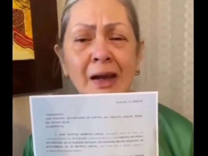 madre-de-ucevista-detenido-en-caracas-exige-garantias-para-su-hijo:-“no-quiero-que-le-pase-lo-de-victor-hugo”