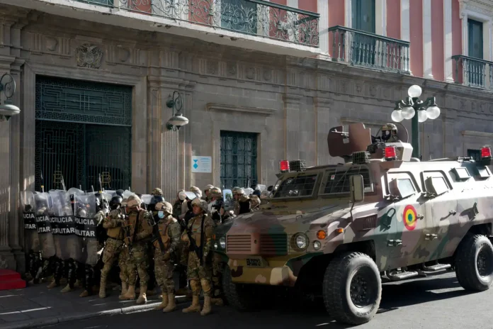 bolivia-envia-3.500-tropas-mientras-los-manifestantes-exigen-la-renuncia-del-presidente