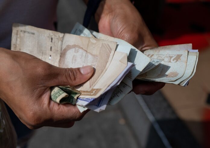 diputado-oswaldo-vera:-el-ingreso-minimo-de-240-dolares-se-pagara-fraccionado