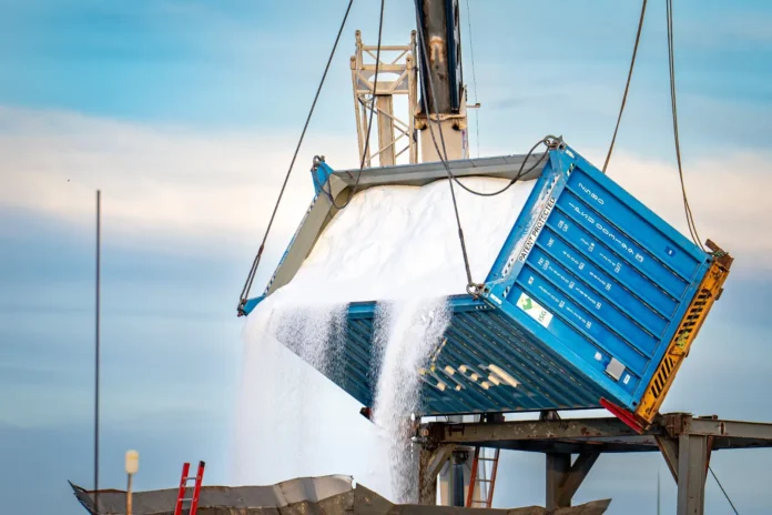 ypfb-proyecta-ampliar-las-exportaciones-de-urea-a-brasil-y-consolidar-nuevos-mercados-en-sudamerica