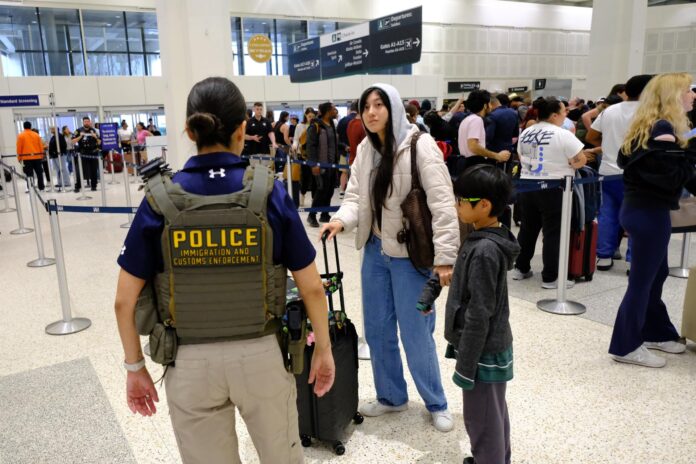 mas-de-146.000-ninos-se-enfrentan-a-la-separacion-familiar-debido-a-la-politica-migratoria-de-ee-uu,-segun-un-informe