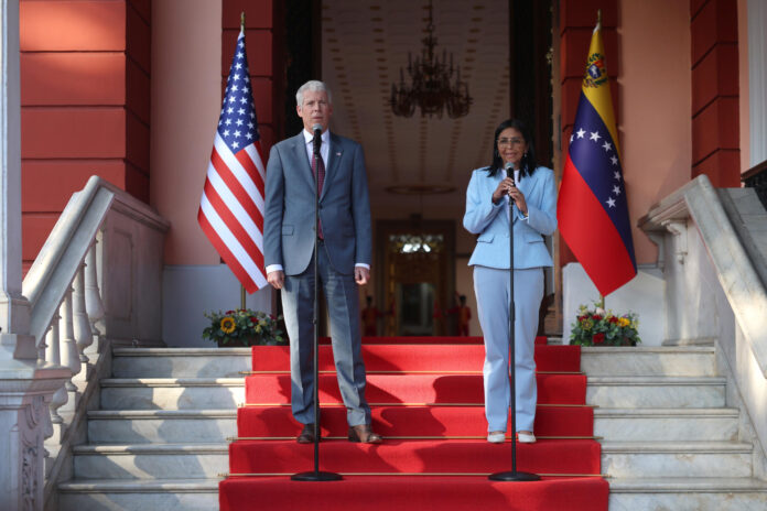 3-ejemplos-que-evidencian-como-delcy-rodriguez-esta-desmantelando-en-venezuela-el-modelo-economico-chavista