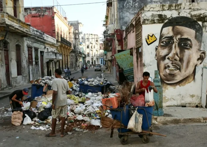 cubanos-rebaten-la-basura-ante-escasez-de-alimentos