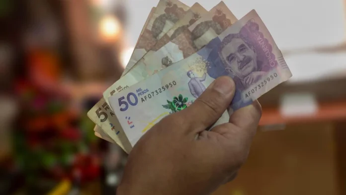 colombia-esta-adoptando-monedas-estables-y-bitcoin-a-medida-que-el-peso-se-debilita