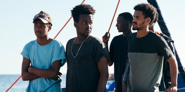 secours-porte-aux-migrantes-:-les-ong-entravees-par-les-autorites-italiennes