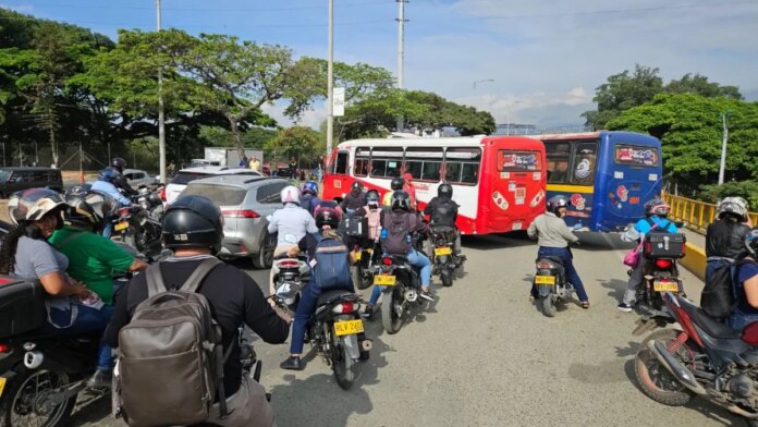 ‘exigimos-que-las-protestas-se-desarrollen-sin-bloquear-las-vias-ni-afectar-a-millas-de-calenos’:-el-alcalde-de-cali-dijo-que-esta-dispuesto-al-dialogo