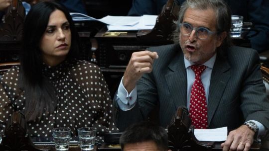 gobierno-de-milei-logra-aprobacion-en-camara-baja-de-ley-de-desregulacion-‘ley-hojarasca’