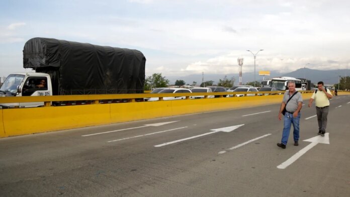 levantan-todos-los-bloqueos,-tras-dialogos-entre-transportadores-del-antiguo-servicio-colectivo-y-camperos-y-la-alcaldia-de-cali.