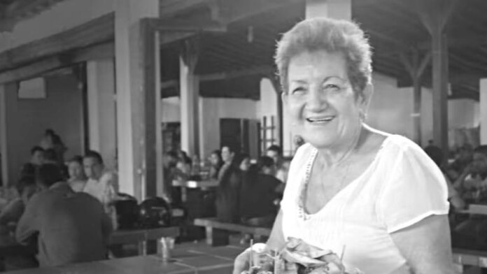 murio-la-‘tia-gloria’,-iconica-figura-colombiana-de-la-fritanga-en-santander:-era-reconocida-en-giron-por-resaltar-este-plato-tipico