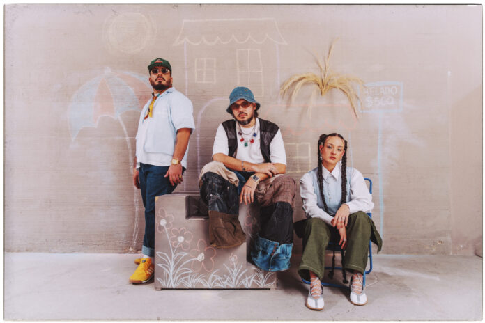 motherflowers-imprime-la-fotografia-de-su-viaje-musical
