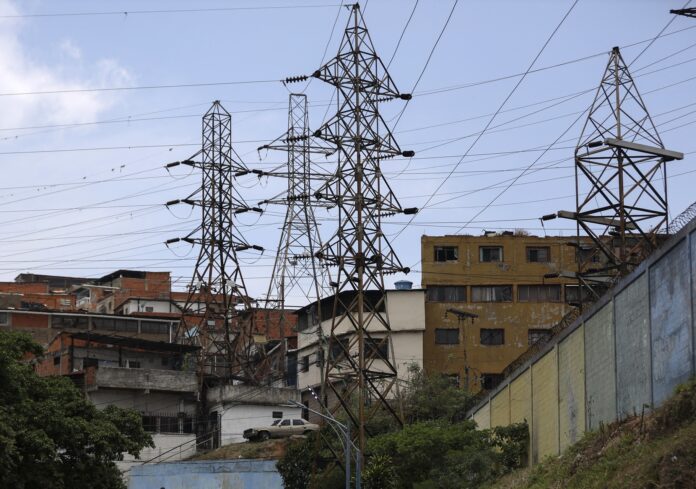 jose-toro-hardy-dice-que-aumentar-la-produccion-petrolera-podria-agravar-la-crisis-electrica-en-venezuela