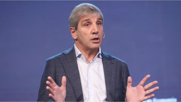 luis-caputo-descarto-volver-al-mercado-internacional-de-credito:-“no-es-necesario-convalidar-una-tasa-del-10%”
