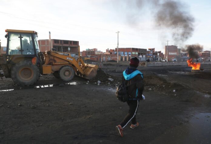 mas-de-250-migrantes-venezolanos-y-colombianos-se-encuentran-varados-por-protestas-en-bolivia