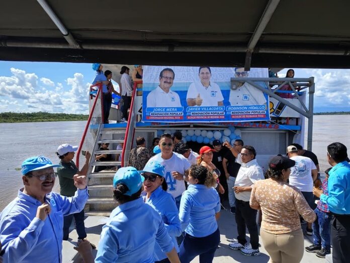 fotos-revelan-apoyo-del-minero-‘papilon’-a-candidatos-de-renovacion-popular-en-loreto