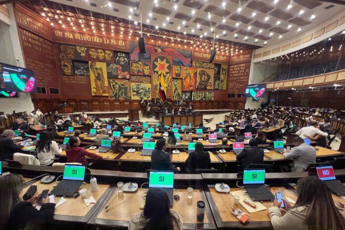 noboa-se-enfrenta-a-la-asamblea-sobre-el-ano-del-record-de-homicidios-y-el-pacto-con-estados-unidos