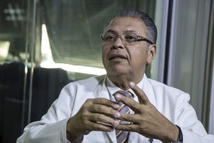 academia-nacional-de-medicina-insto-a-mantener-controles-por-varias-semanas-debido-al-virus-del-ebola