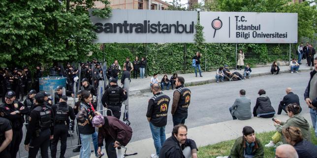 en-turquia,-erdogan-renuncia-a-cerrar-una-universidad,-en-el-fondo-de-lucha-contra-el-principal-partido-de-oposicion.