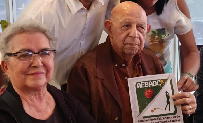 fallece-armando-naranjo,-pionero-del-periodismo-deportivo-en-venezuela