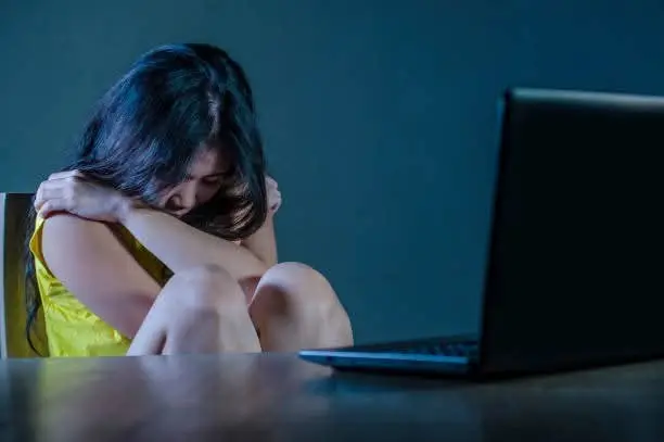 sentencian-a-adolescente-por-difundir-material-intimo-ajeno