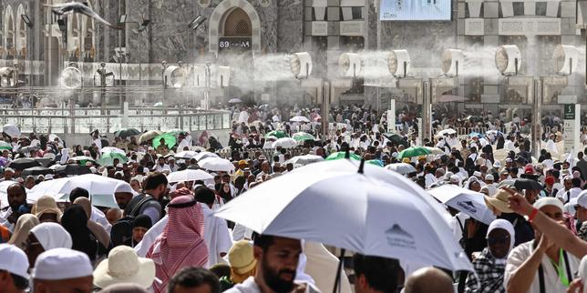 l’arabie-saoudite-accueille-1,5-millones-de-musulmanes-que-entament-leur-pelerinage-a-la-mecque,-sur-fond-de-tractations-de-paix