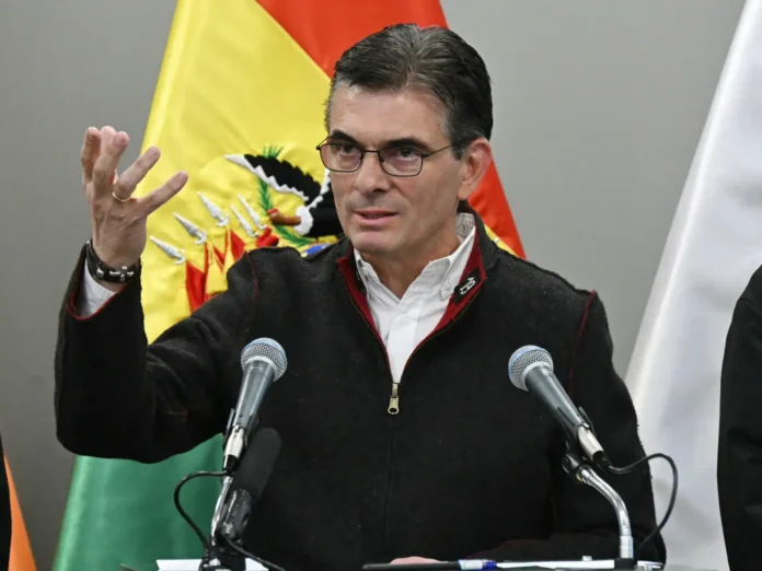 paz-en-bolivia-recorta-su-propio-salario-en-un-50%-a-medida-que-aumentan-las-protestas