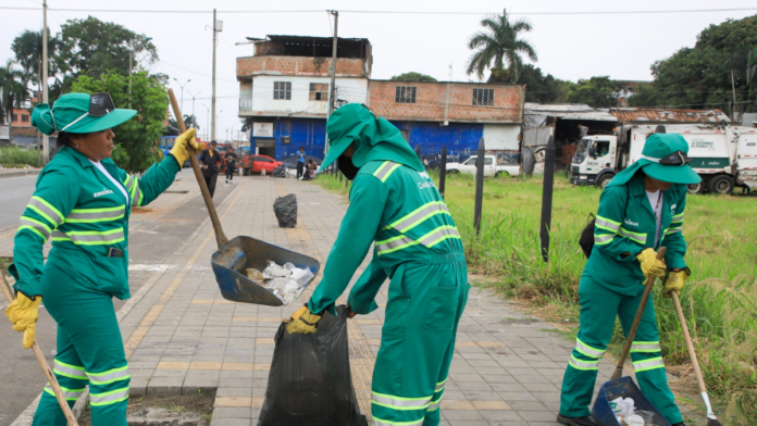 se-enreda-lio-de-basuras-en-cali:-super-de-industria-y-comercio-ordeno-medidas-cautelares-relacionadas-con-los-4-operadores-que-venian-con-emsirva