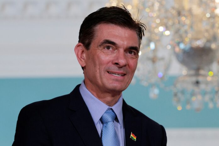presidente-de-bolivia-reduce-a-la-mitad-su-salario-y-el-de-sus-ministros-en-medio-de-protestas-que-exigen-su-renuncia