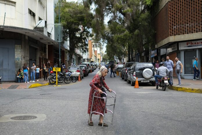 hambre,-enfermedades-y-abandono-estatal:-los-adultos-mayores-luchan-por-sobrevivir-en-venezuela