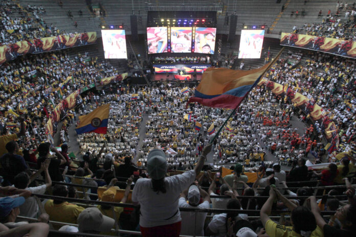 colombianos-en-venezuela-votan-en-sus-elecciones-presidenciales-por-primera-vez-desde-2018